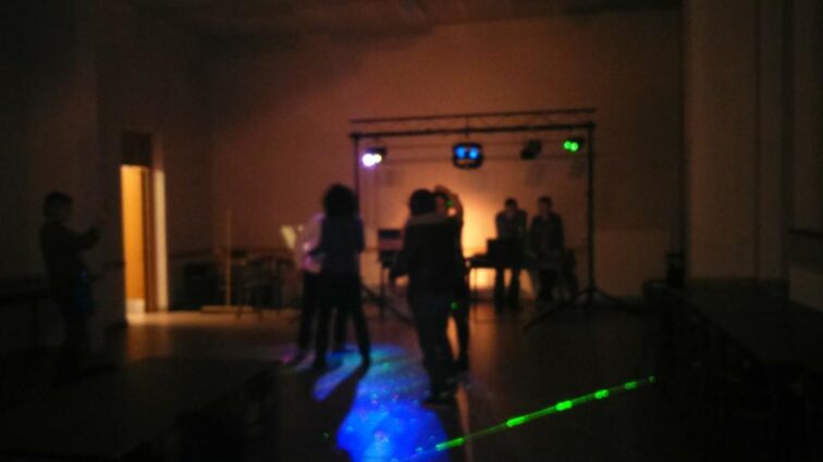 10410642_784530068296508_4809829245412307504_n